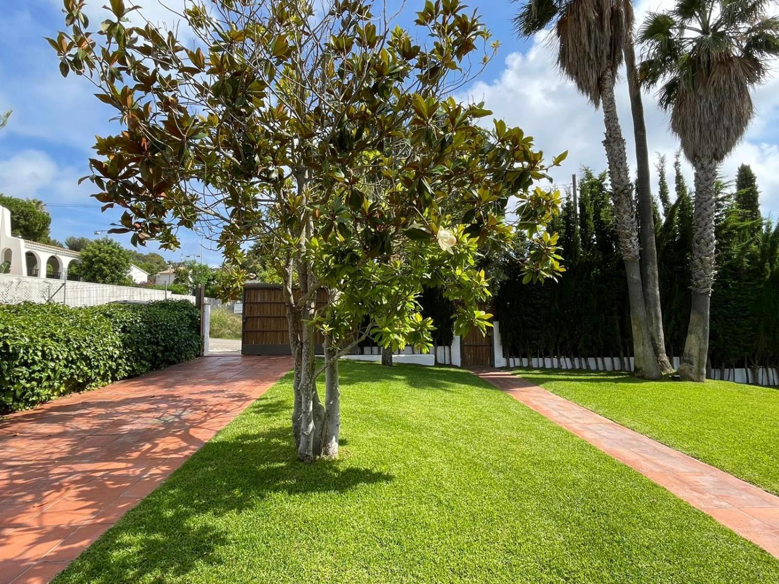 Casa Mediterranea Con Gran Jardin Y Piscina A 500 M De La Playa Roda de Bará 外观 照片